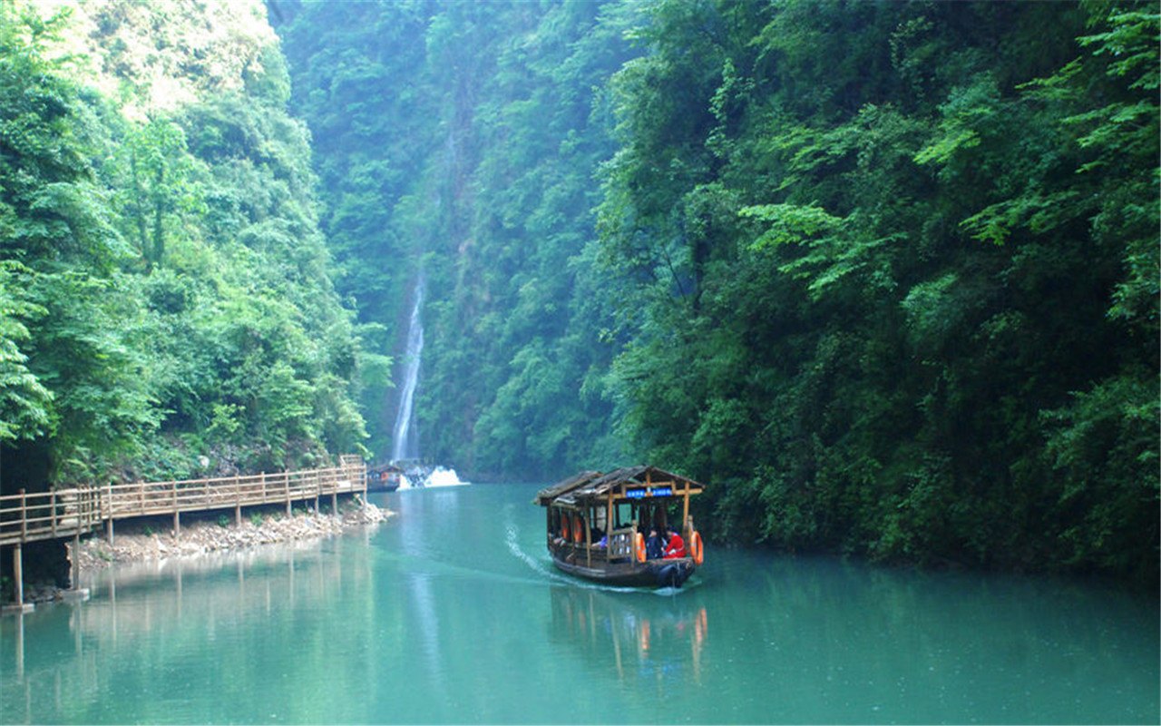 张家界大峡谷游船